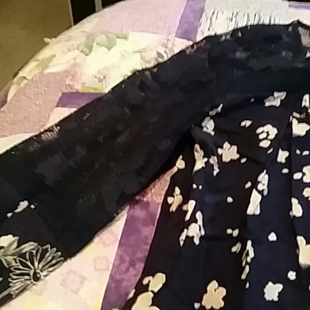 Tunic - Picture 2 of 3